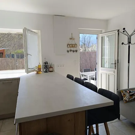 Сasa de vacaciones Maison agréable aux pieds des sources de la Drôme *